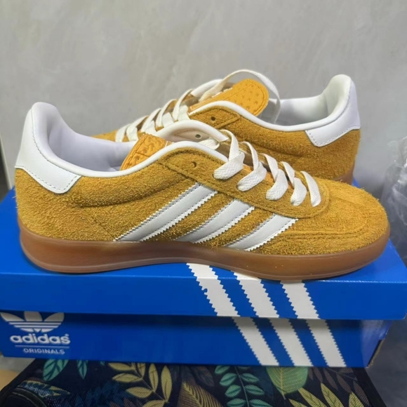 Adidas women's trial sneakers - Picture 3 of 10